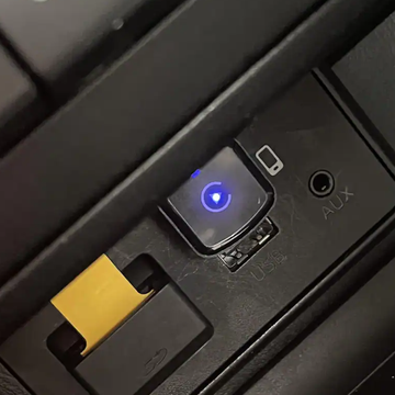 Plug-And-Play Wireless Car System Converter Dongle, Dual System Wireless Link Adapter For Factory Wired Vehicle Infotainment Ports