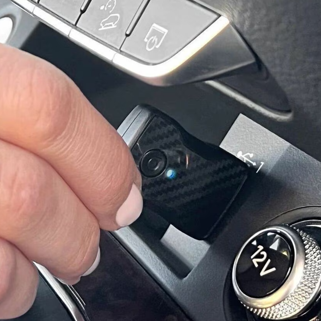 Dual Phone Switchable Usb Wireless Vehicle Infotainment Dongle, Plug-And-Play Wired To Wireless Car System Converter